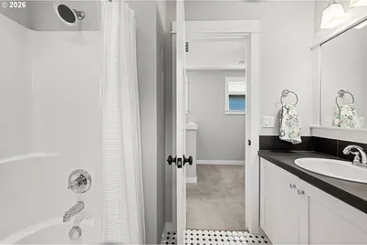 7456 N Stockton Ave, Portland, OR 97203 - Photo 33
