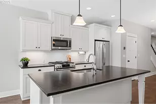7456 N Stockton Ave, Portland, OR 97203 - Photo 13