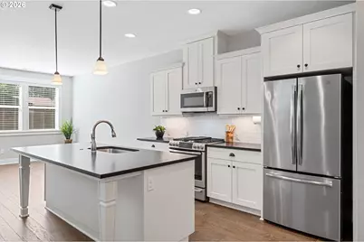 7456 N Stockton Ave, Portland, OR 97203 - Photo 11