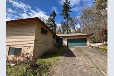 6571 Oakridge Dr, Gladstone, OR 97027 - Photo 1