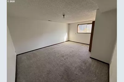 6571 Oakridge Dr, Gladstone, OR 97027 - Photo 37