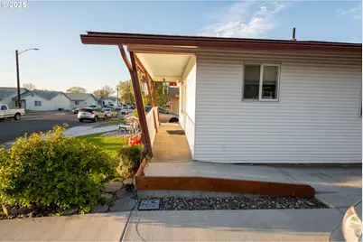 515 SE 6th St, Hermiston, OR 97838 - Photo 21