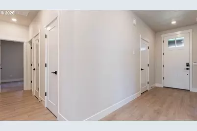 2224 Veneta Ave S, Salem, OR 97306 - Photo 3