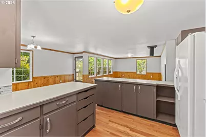 1910 Ash St, North Bend, OR 97459 - Photo 29
