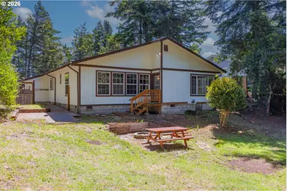 1910 Ash St, North Bend, OR 97459 - Photo 5