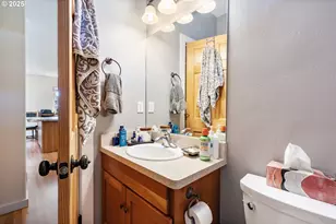 1105 29th St, Hood River, OR 97031 - Photo 35