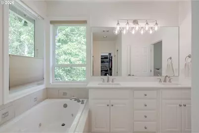 2097 SW Nancy Dr, Gresham, OR 97080 - Photo 27