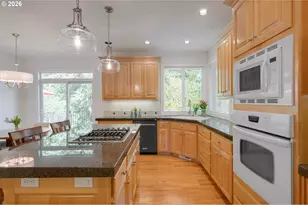 2097 SW Nancy Dr, Gresham, OR 97080 - Photo 17