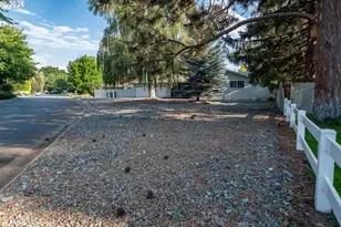 10107 Emily Dr, Island City, OR 97850 - Photo 5