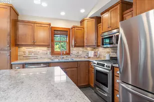 909 Nina Ln, Hood River, OR 97031 - Photo 9