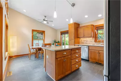 909 Nina Ln, Hood River, OR 97031 - Photo 13