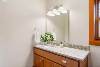 909 Nina Ln, Hood River, OR 97031 - Photo 25