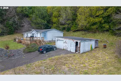 1361 Private Dr, Coquille, OR 97423 - Photo 5