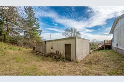 1361 Private Dr, Coquille, OR 97423 - Photo 37