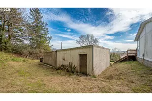 1361 Private Dr, Coquille, OR 97423 - Photo 37