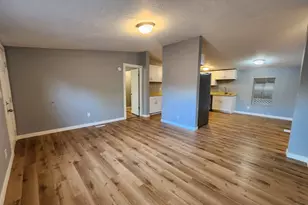 1819 SE Orient Dr, Gresham, OR 97080 - Photo 5