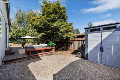 4617 SW Pomona St, Portland, OR 97219 - Photo 31