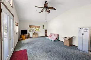 1160 Cleveland Loop Dr, Roseburg, OR 97471 - Photo 33