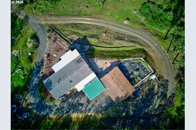 1160 Cleveland Loop Dr, Roseburg, OR 97471 - Photo 45