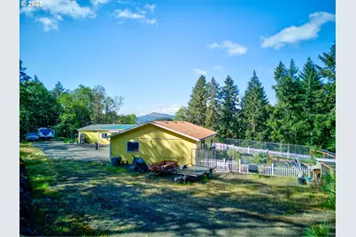 1160 Cleveland Loop Dr, Roseburg, OR 97471 - Photo 5