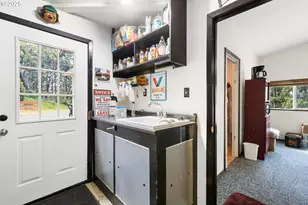 1160 Cleveland Loop Dr, Roseburg, OR 97471 - Photo 31