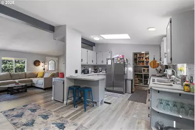 1160 Cleveland Loop Dr, Roseburg, OR 97471 - Photo 11