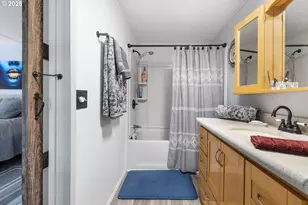 1160 Cleveland Loop Dr, Roseburg, OR 97471 - Photo 23