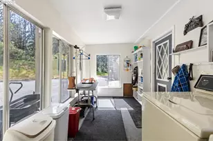 1160 Cleveland Loop Dr, Roseburg, OR 97471 - Photo 17