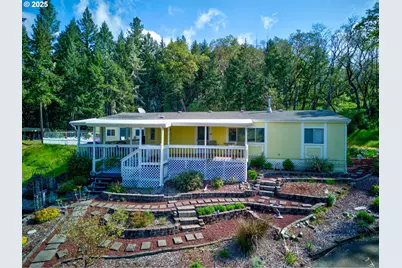 1160 Cleveland Loop Dr, Roseburg, OR 97471 - Photo 1