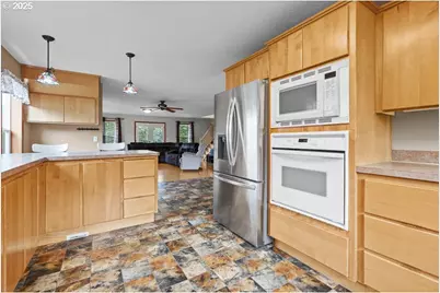 12111 Cougar Ln, Turner, OR 97392 - Photo 9