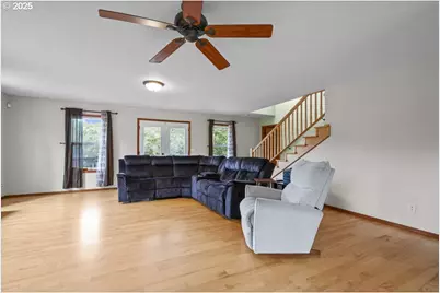 12111 Cougar Ln, Turner, OR 97392 - Photo 11