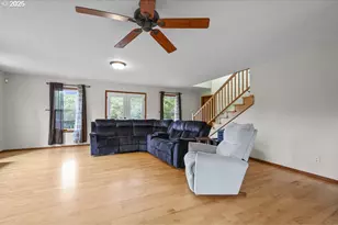 12111 Cougar Ln, Turner, OR 97392 - Photo 11