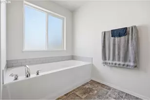 5270 Squirrel St, Springfield, OR 97478 - Photo 9