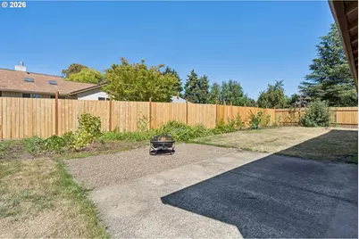 1733 NE Coburn Dr, McMinnville, OR 97128 - Photo 27