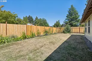 1733 NE Coburn Dr, McMinnville, OR 97128 - Photo 31