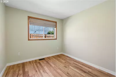 1733 NE Coburn Dr, McMinnville, OR 97128 - Photo 21