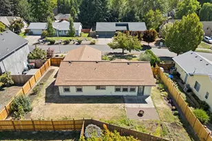 1733 NE Coburn Dr, McMinnville, OR 97128 - Photo 39