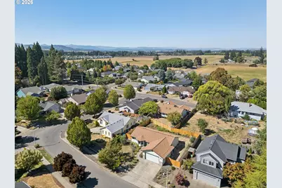 1733 NE Coburn Dr, McMinnville, OR 97128 - Photo 43