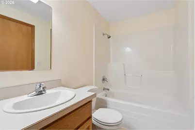 1733 NE Coburn Dr, McMinnville, OR 97128 - Photo 25