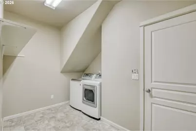 21626 SW Parkin Ln, Beaverton, OR 97003 - Photo 13