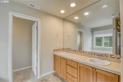 21626 SW Parkin Ln, Beaverton, OR 97003 - Photo 27