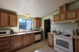 1200 E Central Ave, Sutherlin, OR 97479 - Photo 11