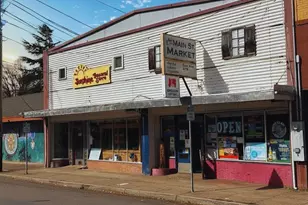 822 W Main St, Cottage Grove, OR 97424 - Photo 1