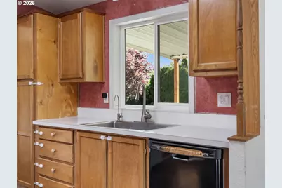 1544 Woodland Ave, Woodburn, OR 97071 - Photo 13