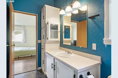 1544 Woodland Ave, Woodburn, OR 97071 - Photo 15