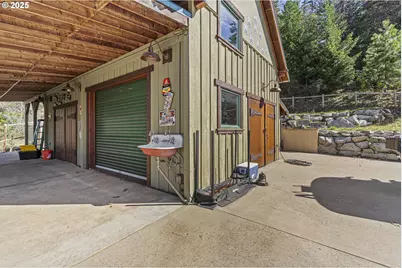 3721 Siskiyou Hwy, Ashland, OR 97520 - Photo 15