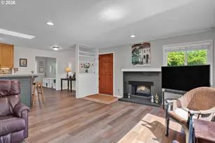 1250 9th St, Florence, OR 97439 - Photo 5