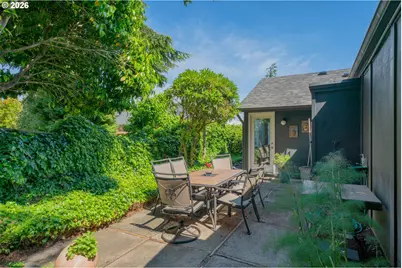 1250 9th St, Florence, OR 97439 - Photo 23