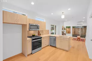 1406 N Jarrett St, Portland, OR 97217 - Photo 9