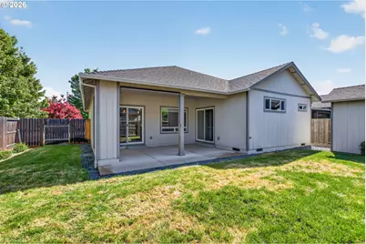 989 Pendleton Dr, Medford, OR 97501 - Photo 21